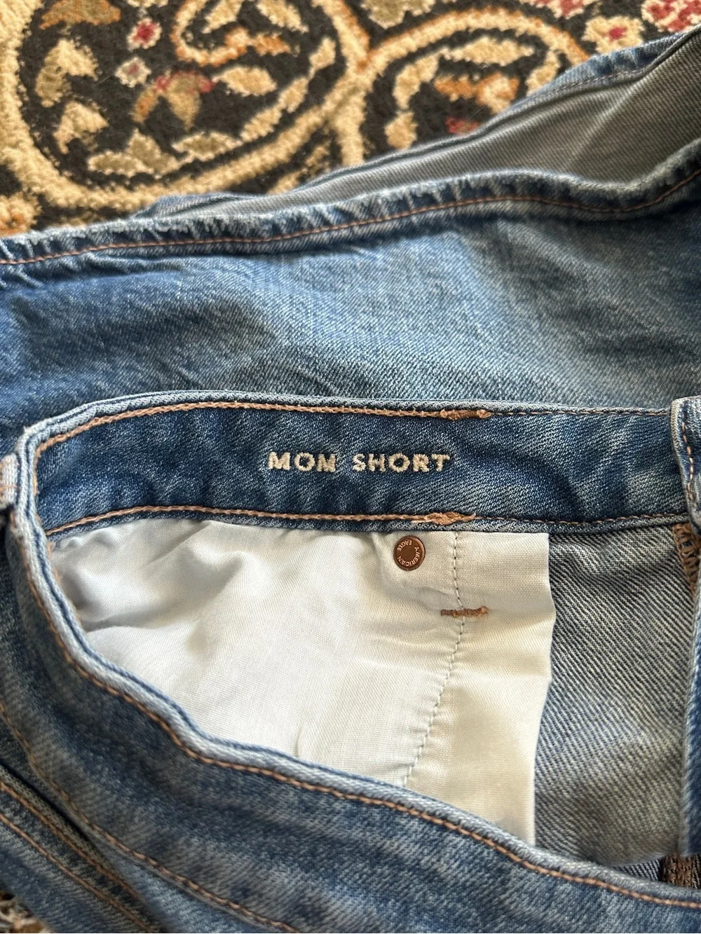 American Eagle Mom Short